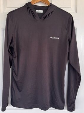 Columbia Omni Shade Long Sleeve Hooded Performance Shirt in Dark Gray